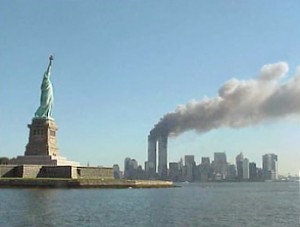 National_Park_Service_9-11_Statue_of_Liberty_and_WTC_fire